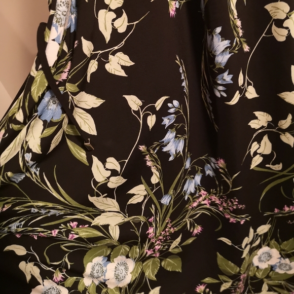Perfect for a special occasion! Floral dress - Picture 2 of 3
